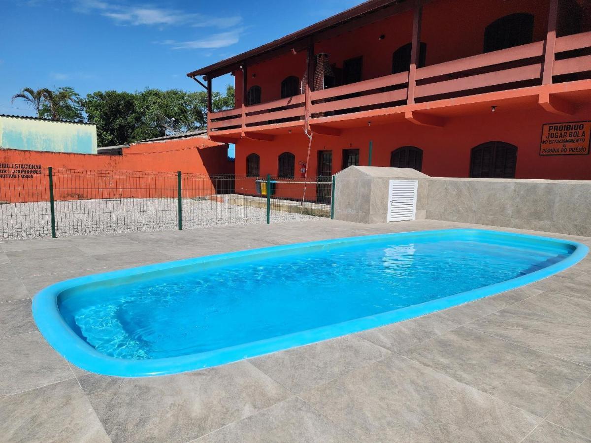 0001.04 - Maranduba - Apto - 2 - 8 Pessoas - 2 Quadras Do Mar - Piscina - Wi-fi Apartamento Ubatuba